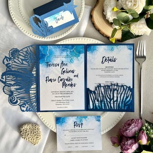 Plantilla de invitación de boda con diseño de océano azul en formato svg, tríptico, cricut y juego de tarjetas de lugar, invitación cortada con láser para fiesta bajo el mar, invitación con conchas de playa