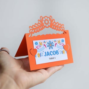 Mexikanische Thema Platzkarte svg Vorlage, Cricut Fiesta Eskort Karte, Papel picado Hochzeit Sitzplatzkarte, Lasercut Tisch Namenskarte Papierschnitt Cameo