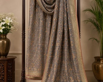 Dupatta de lujo gris y dorado / Elegante estilo étnico y completamente bordado.