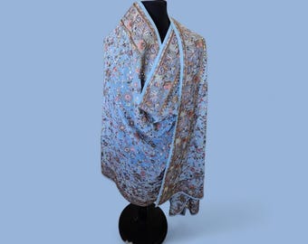 Elegante Duppatta azzurro chiaro completamente ricamato