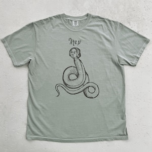 Hé | Shirt middeleeuwse slang houtsnede, middeleeuwen marginalia, bestiariumtekening, Snake Art-T-shirt, monniksdoodle