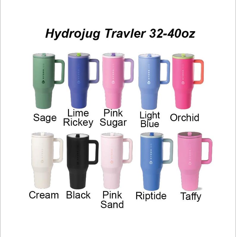 以下が含まれることがあります： セージ、ライムリッキー、ピンクシュガー、ライトブルー、オーキッドなど、さまざまな色のHydrojug Traveler断熱タンブラーのコレクション。 各タンブラーにはハンドルが付いており、容量は946〜1183 mlです。