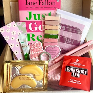 Mystery Book Lover Gift Box: Blind Date with a Book, Pamper Hamper