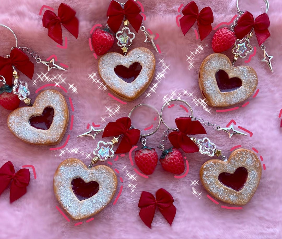 Biscuit Pendant Keychain | Jammy Dodger | Plätzchen Anhänger| Cute ... Biscuit Pendant Keychain | Jammy Dodger | Plätzchen Anhänger| Cute ...