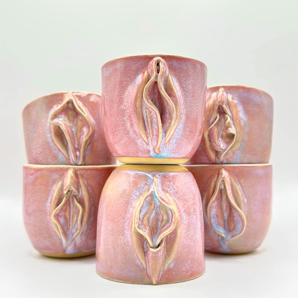 Vulva Mok 250ml Speciaal Verjaardagscadeau in Roze en Lichtblauw - Feministische Kunst. Vagina Koffiemok Statement, Handgemaakt FLINTA*