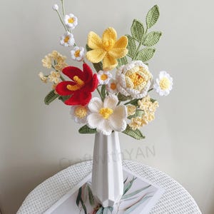Handmade Häkelblumen Strauß: Tulpen, Gänseblümchen, Jasmin - Geschenk für Sie, für immer Liebe, Housewarming, Hausdeko