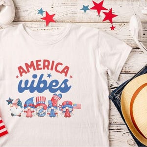 Gnomes de la fête de l'indépendance « America Vibes » colorés et patriotiques, svg, dtf, sublimation, png, jpeg, fichier coupé, impression graphique