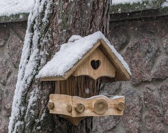 Heart Window Wooden Bird Feeder | Rustic Heart-Cut Bird Feeder House | Charming Cottage-Style Wooden Bird Feeder | Country Style Bird Feeder