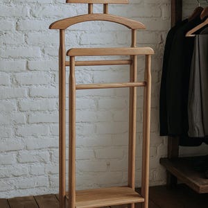 Dubbele houten kledingkraam | Dubbel kledingrek | Houten pak en outfit met dubbele rails | Premium dubbele houten kledingtoren
