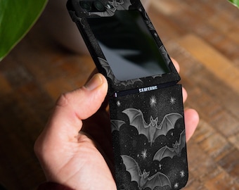 Black bat case for Galaxy Flip 7 FE 6 5 Z Flip 3 Z Fold 7 Z Fold 6 Z Fold 4 Samsung Z Flip 7 Halloween Moto Razr Plus 40 50 Pixel 9 gl081