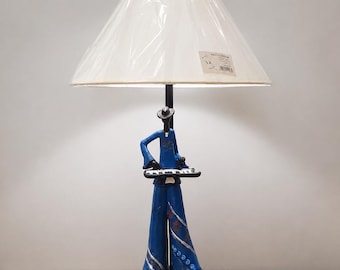 Unique blue piano player table lamp for music lovers