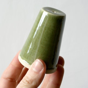 Simple plain colour ceramic conical bathroom light pulls customised in your choice of colour