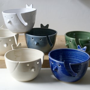 Customisable wren shaped yarn bowl for knitting and crochet projects
