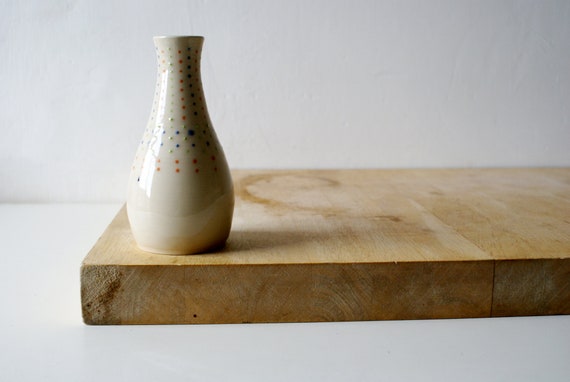 Bottle flower bud vase with dotted pattern in simply clay Bottle flower bud vase with dotted pattern in simply clay