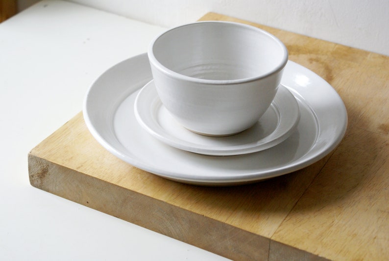 Four table dinnerware settings small bowl, side plate and dinner plate in your choice of colour image 6