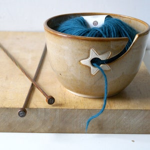 Stoneware pottery yarn bowl with little star hook in grey