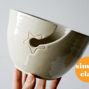 Pottery yarn bowl with little star hook, small yarn bowl for knitting customised in your choice of colour Simply clay