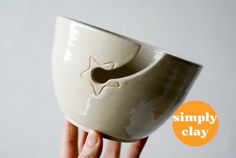 Pottery yarn bowl with little star hook, small yarn bowl for knitting customised in your choice of colour Simply clay