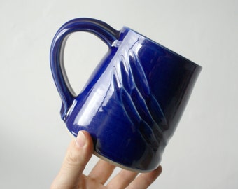 Large 500ml capacity hand thrown mug with unique etched design