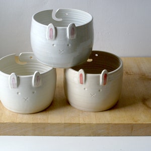 Handmade rabbit ceramic yarn bowl gift for knitters customised in your choice of colour image 1