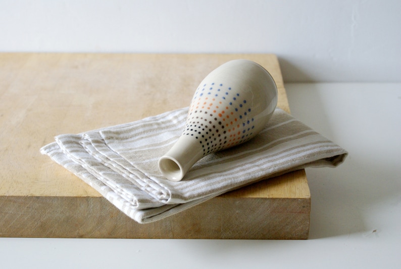 Bottle flower bud vase with dotted pattern in simply clay Bottle flower bud vase with dotted pattern in simply clay