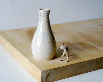 Bottle flower bud vase with dotted pattern in simply clay Bottle flower bud vase with dotted pattern in simply clay