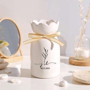 Personalized Wedding Flower Vase, Engagement Ceramic Vase, Anniversary gifts, Couple Wedding Gifts, Proposal Party Favor, Gift for Newlyweds