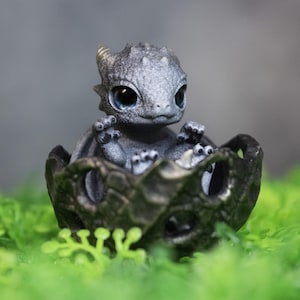 Tiny Dragon Figurine - Glass Eyes, Perfect Gift for Dragon Lovers