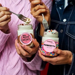 Étiquettes personnalisées pour pot Mason Jar pour boulangers Funfetti et velours rouge, design d'étiquette de pot à gâteau, impression et découpe à faire soi-même, étiquettes imprimables de saveur de gâteau de demoiselle d'honneur