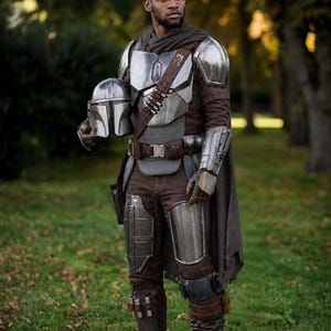 din djarin costume, mandalorian cosplay, beskar armor costume, star wars mandalorian, bounty hunter cosplay, full body armor, sci fi costume, halloween cosplay outfit, mando armor suit, mandalorian outfit, cosplay armor set, star wars cosplay, premium mandalorian costume