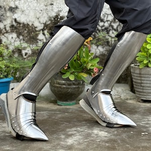Medieval Gothic Knight Leg Armor – Steel Greaves & Sabatons for LARP, Cosplay, and Fantasy Events