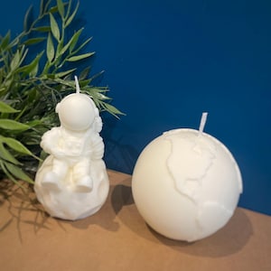 Handmade home decor spaceman space man moon candle with World planet earth set soy wax fragranced