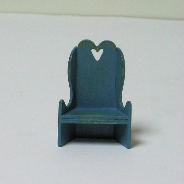 Child's Settle with Heart Cutout - 1/12th scale