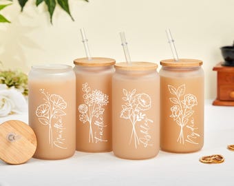 Taza de flor de nacimiento personalizada, vaso de cristal para dama de honor para recuerdos de boda, regalo de despedida de soltera personalizado con flor y nombre del mes de nacimiento.