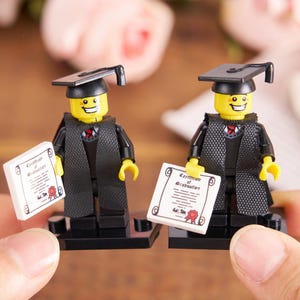 Graduierung Minifiguren, 2025 Abschlussgeschenke, personalisierter Abschlussjunge, Gruaduatiom Minifigur, Abschlussgeschenke Him & Her, College-Abschluss