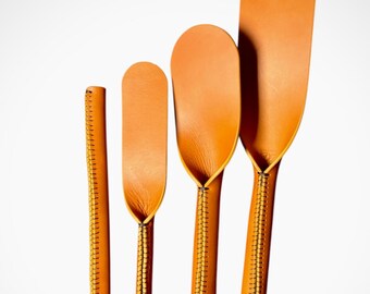 Set van 4 leren peddels, zwart en bruin, handgemaakt spankingspeelgoed, premiumkwaliteit leer, slagspeelset