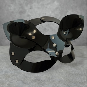 PVC Cat Mask: Cosplay Catwoman Masquerade - Adjustable Straps