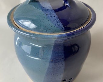 Garlic keeper jar in two-tone blue