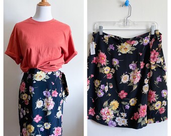Vintage 90s Dark Floral Wrap Mini Skirt Large