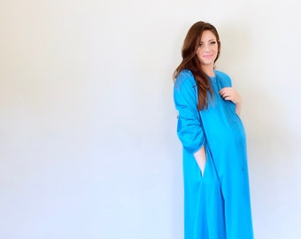 electric blue vintage Vanity Fair cover up . 1980s lingerie robe .large .sale s a l e