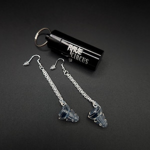 Pendientes de plata de ley con tapones para los oídos: protección auditiva de alta fidelidad