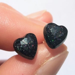 Black glittery gemstone shape heart stud earrings image 3