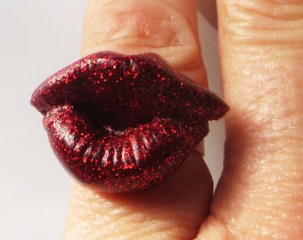 Glitter red lips ring