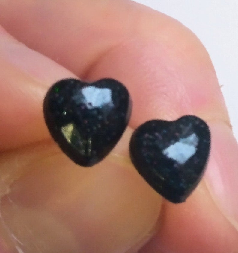 Black glittery gemstone shape heart stud earrings image 1