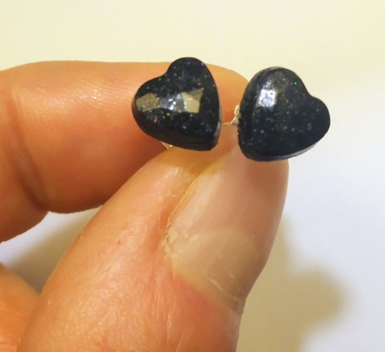 Black glittery gemstone shape heart stud earrings image 6