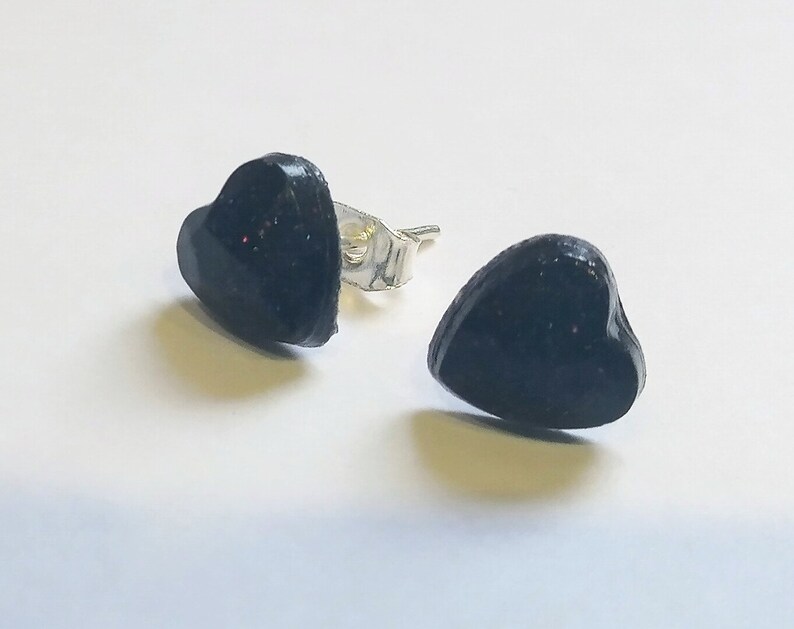 Black glittery gemstone shape heart stud earrings image 4