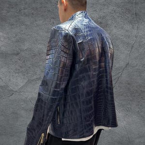 Veste homme en cuir de crocodile véritable / Alligator bleu / Veste zippée premium personnalisée par GSStudio