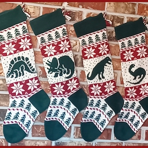 Personalisierte Strick Dinosaurier Weihnachtsstrumpf - 100% US Wolle, handgemacht in den USA