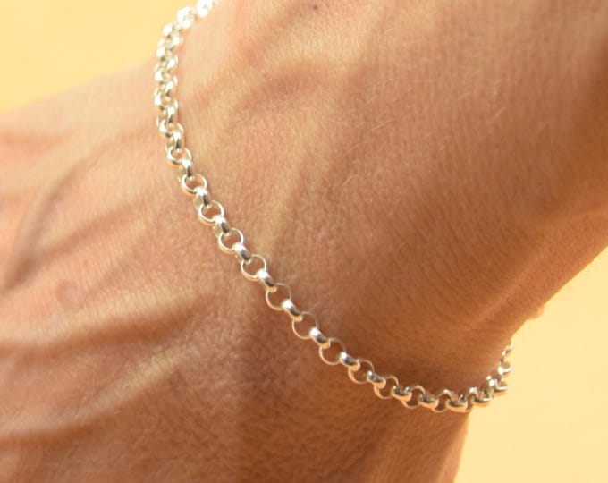 Sterling silver chain bracelet.Sterling silver clasp.