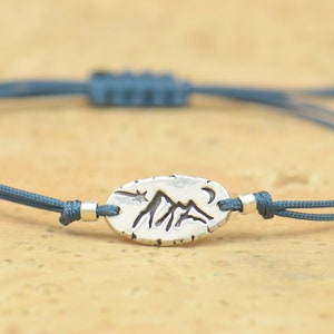 Sterlingzilveren bergbedelarmband. Cadeau voor heren. Unisex klimarmband. Gevlochten koord. Waterdichte armband. 27 kleuren